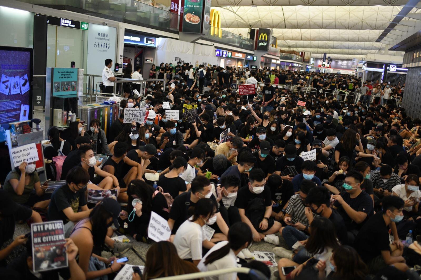 Hong Kong protesters airport